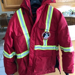 WORKWEAR!!    Arctic Circle Hi-Vis down filled parka. Size L. Never worn. New.